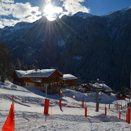 Comfortable In Ski-slopes Apartment *