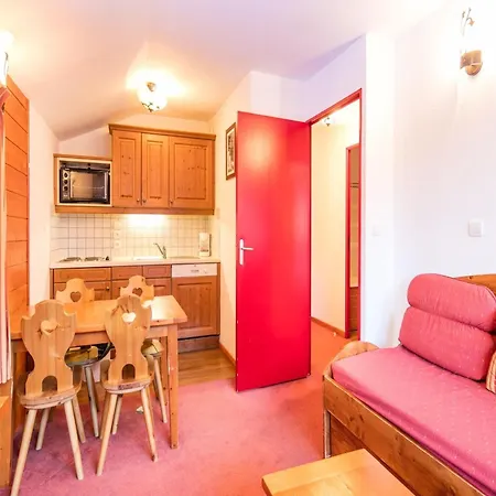 Comfortable In Ski-slopes Apartment
